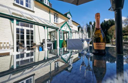 Laugharne House | The Cors - Charming Country Escape for Large Family Groups