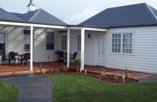 Killarney Cottage | The Cottage at Calgary