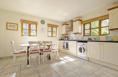 North Stoke Cottage | The Cottage at Hale Hill Farm - a cottage that sleeps 5 guests in 2 bedrooms