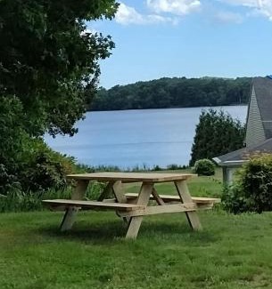 Preston Hotel | The Cottage Inn At Amos Lake