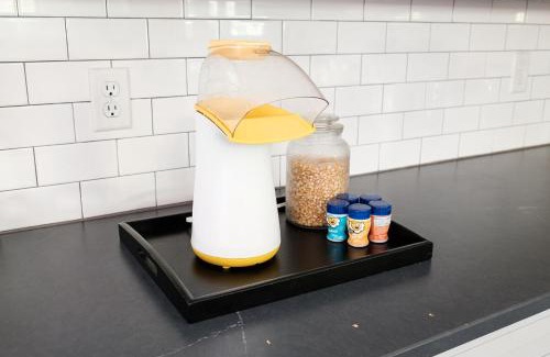 Lake Lure House | The Cove Retreat- Hot Tub/Screened Porch/Game Room