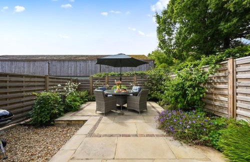 Blackham House | The Cow Shed