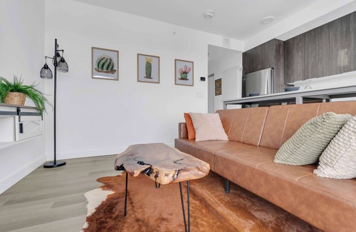 Crescent Heights Apartment | The Cowboy – Downtown Central Condo