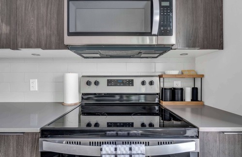 Crescent Heights Apartment | The Cowboy – Downtown Central Condo