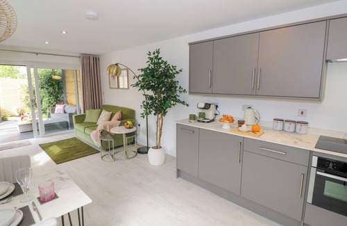 Oxhill Cottage | THE CROFT, romantic, with a garden in Shipston-On-Stour