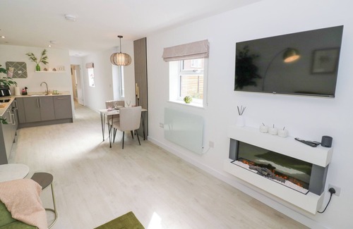 Oxhill Cottage | THE CROFT, romantic, with a garden in Shipston-On-Stour