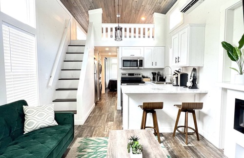 Clermont House | The Cypress House - Lakeside Tiny Home Near Orlando