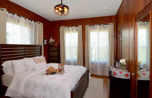 Canal Point Bed & Breakfast | The Cypress Lodge