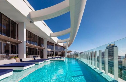 Broadbeach Hotel | The Darling at The Star Gold Coast