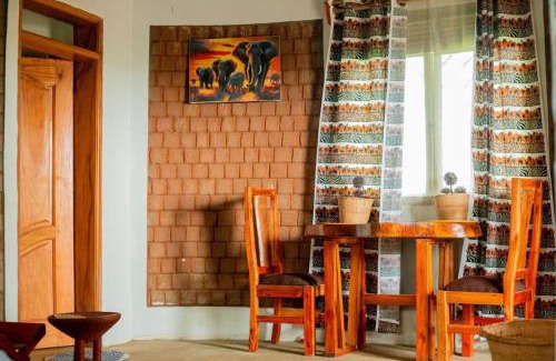Kasese Ski Chalet | The Dream Experience Lodge - Support an Orphanage