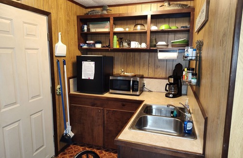 Bronson Cabin | "The Duck Blind" is a comfy, rustic cabin on Lake Sam Rayburn, Tx - (#6)