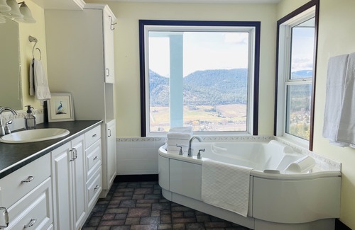Okanagan-Similkameen House | The Eagle's Nest Spectacular Views