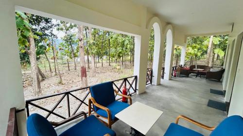 Jakh Cabin | The Earthlings, Corbett