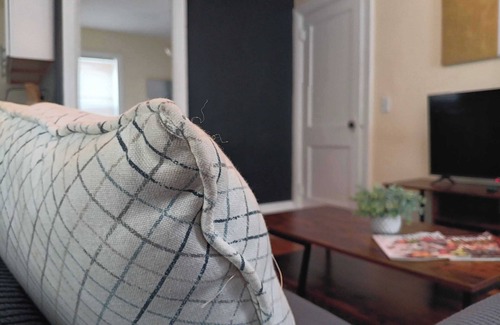 South Providence Apartment | The East Loft at Dartmouth Avenue *New 1 Bed-Apt.