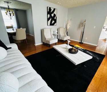 Reynoldsburg House | The Eastside Getaway