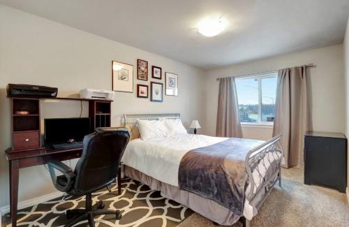 Northeast Anchorage House | The Eastside Townhome Of Ophir