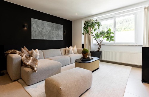 Jambes Apartment | The Edgewater Suites - Park View