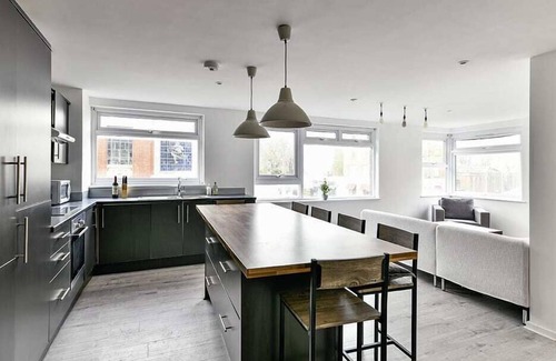 Brompton & Hans Town Apartment | The Elden No2 Fairway Hosting