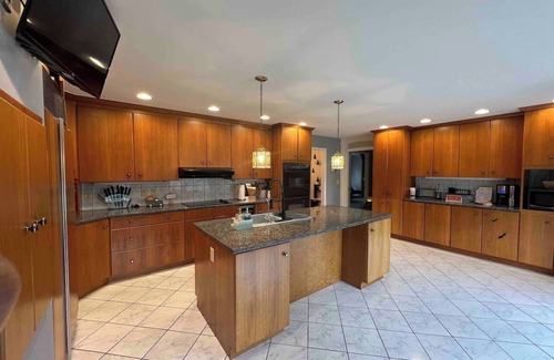 Dauberville House | The Elegant Retreat.