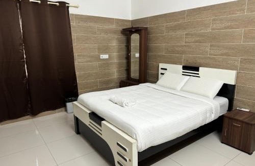 Paiyanur House | The Elite Inn