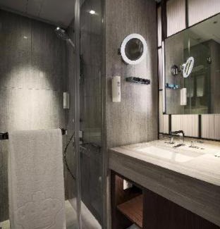 Wan Chai Hotel | The Emperor Hotel