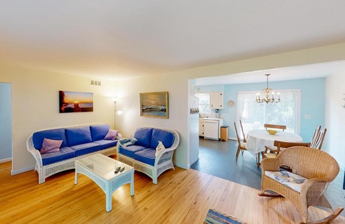 Cutchogue House | The Endless Summer Cottage