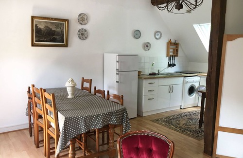 Sille-le-Philippe Apartment | The entire farmhouse apartment (Grand + Petit Appartement combination)