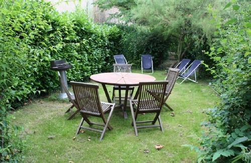 Sille-le-Philippe Apartment | The entire farmhouse apartment (Grand + Petit Appartement combination)