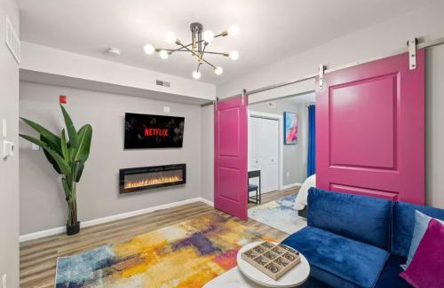 East Parkside Apartment | The Executive - Philly Zoo King Retreat Free Parking