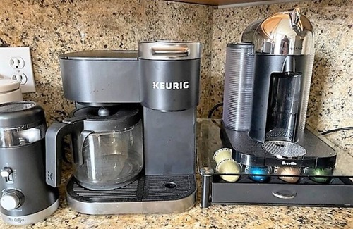 Murphy Apartment | The Executive Suite- Apartment near the river!