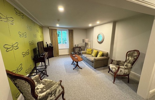 Lampeter Hotel | The Falcondale at Lampeter