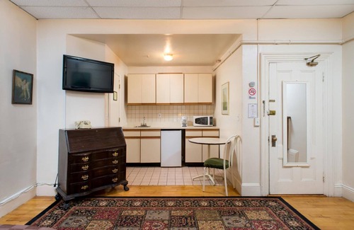 Allston Hotel | The Farrington Inn