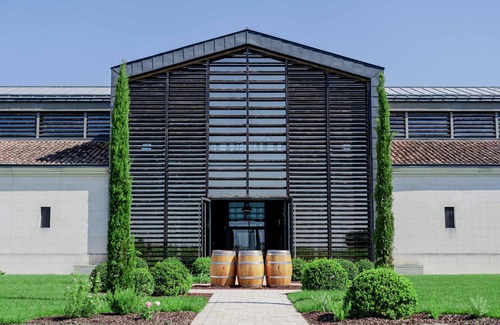 Neac House | The Flower House