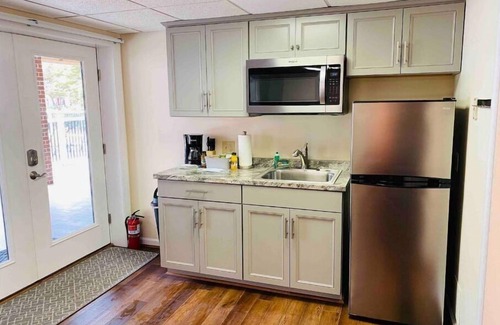 Ruckersville House | The Franklin Estate - Suite D-Private Apt-King Bed