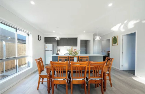 Park Ridge House | The Fresh Nest - Brand-New Home for Work & Rest