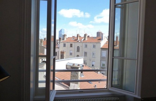 Voltaire - Saint Amour Apartment | The Gambetta