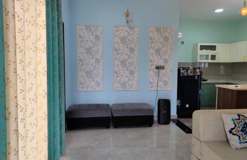 Hosur Apartment | The Garden Escape by StayJadePrivate PoolLawns