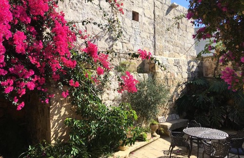 Sannat Bed & Breakfast | The Garden Gate