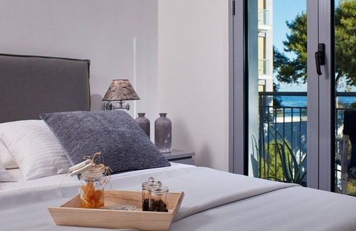 Xylokastron Hotel | The Gardens Gallery Hotel