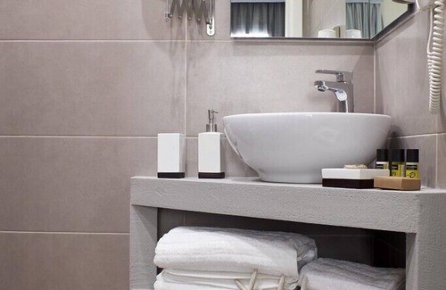 Xylokastron Hotel | The Gardens Gallery Hotel