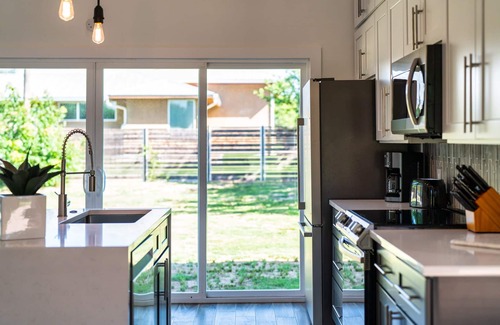 McNeil House | The Gateway 6BED 2 Houses GameRoom Pool