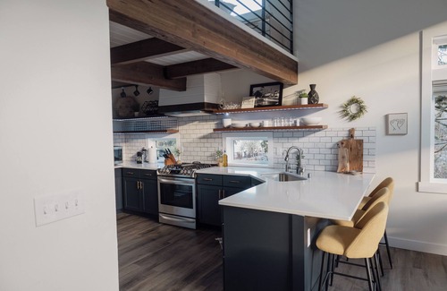 Issaquah House | The Gateway Getaway-peaceful with epic views