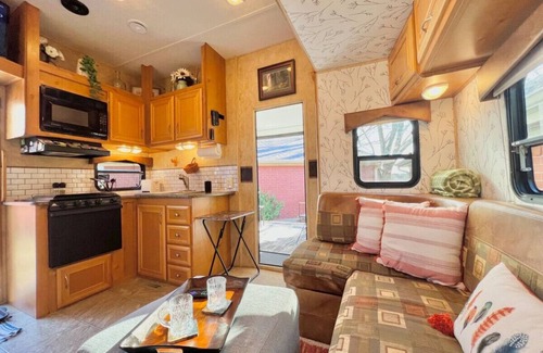 Leon Junction House | The Glamper Spacious 5th Wheel