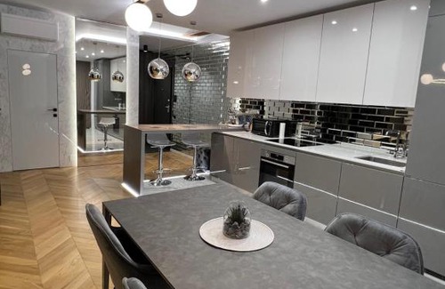 Cluj-Napoca Apartment | The Glowing Marmara - Life in City Center