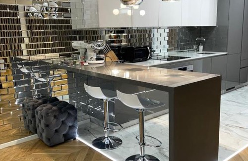 Cluj-Napoca Apartment | The Glowing Marmara - Life in City Center