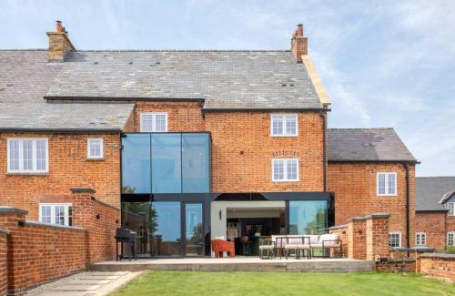 Kelmarsh House | The Granary - Elegant Countryside Retreat