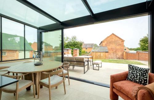 Kelmarsh House | The Granary - Elegant Countryside Retreat
