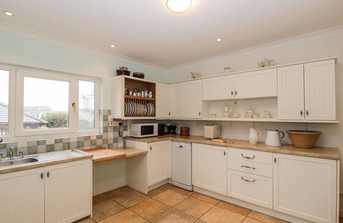 Llanvair Kilgeddin Cottage | THE GRANARY, pet friendly, with a garden in Monmouth