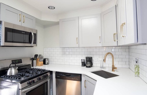 Five Points Apartment | The Grand Curtis Summ