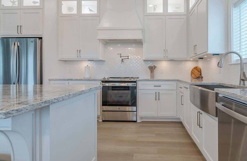 Crystal Beach House | The Grand Pearl: Private Pool & Spa ~ Beach Access